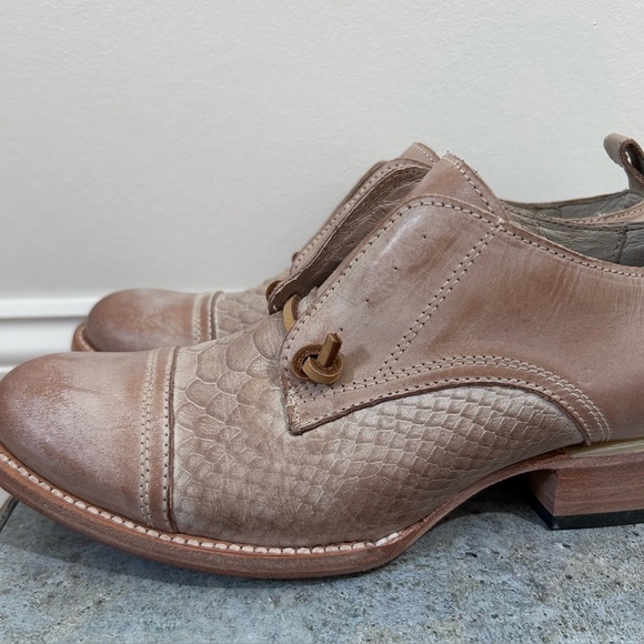 Freebird by Steven Brown Leather Chukka Boots - Picture 9 of 12